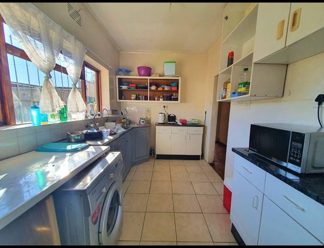 2 BEDROOM HOUSE TO LET IN RICHMOND ESTATE